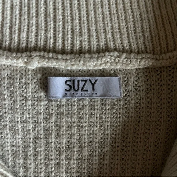 Cozy Ribbed Quarter Zip Sweater - Picture 4 of 4